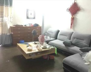 湖滨小区 3房2厅88万