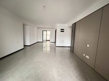 五象澜庭府臻苑朝南看小区花园,新民中学,冬花路小学。