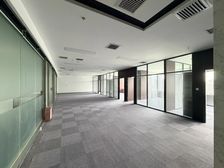 地标建筑丨4办40人间 正南 产证面积丨都市之门 随时看房