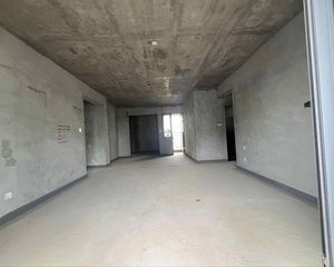 带产权车位 建工城 南北通透四房 产权清晰 有证 随时看房