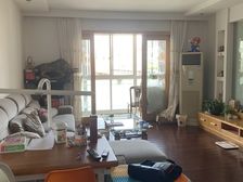 华丰星城3室2厅2卫南朝向135.0万元/套出售