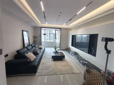 新区,开元大道旁,4室2厅,1梯1户,大平层,全新婚房装修