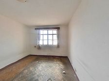 陆家嘴,潍坊板块,八佰伴旁。电梯高区边套三房。带明/珠/A