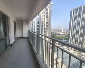新区,龙门大道旁,24年新房,洛阳中心,大4室,中间楼层