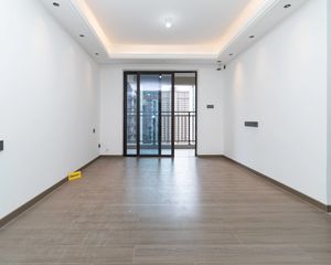 业主诚心出售此新小区随时可看精装修