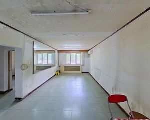 急售正规三居室 南北通透,卫生间干湿分离,采光好,有钥匙