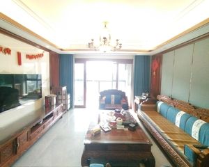 中梁国宾府4室2厅2卫南朝向268.0万元/套出售