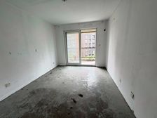 产权清晰 带电梯 居住密度低 南北通透 双卫生间 中间楼层
