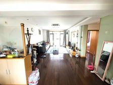 送阁楼 纯商品房 小区中心位置 再送精装修 随时看房