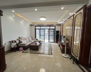 中凤翔 中间楼层 几乎全新大四房 德利金御世家 诚心出售 看房方便