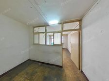 低楼层朝南一房一厅小区环境好无遮挡进出方便