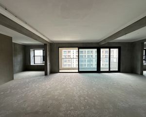 雅戈尔江上4室2厅2卫南朝向399.0万元/套出售