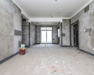 南北通透建业高尔夫花园3室2厅