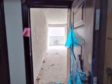 莱茵湖畔4房2厅毛坯150万