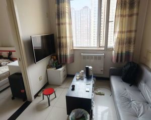 顺兴街17号院两居室出售,价格好谈,好楼层