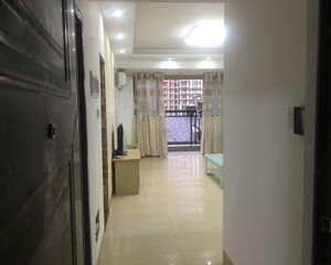 莱茵鹭湖三房两厅两卫
