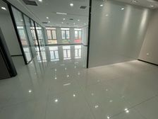 山钢新天地广场168平南向(好停车,新装修)