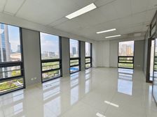 银丰财富广场325平东北(地铁3号线,单价1.6)