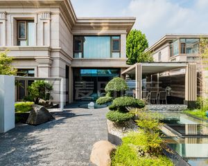 独栋别墅 边户型 大花园 豪华装修 方便看 可谈价
