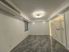 雷峰新村5室3厅1卫南朝向89.0万元/套出售