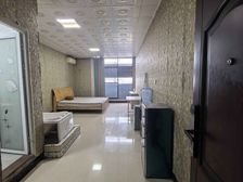 东南公寓楼下地铁口,附近江南公园海吉星