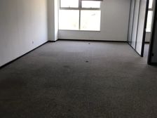 金融街核心区域国际企业大厦274㎡精装修办公室现场实拍