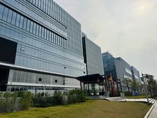 海珠区地铁口新办公楼出租 大小面积可定制装修 单价仅50每平
