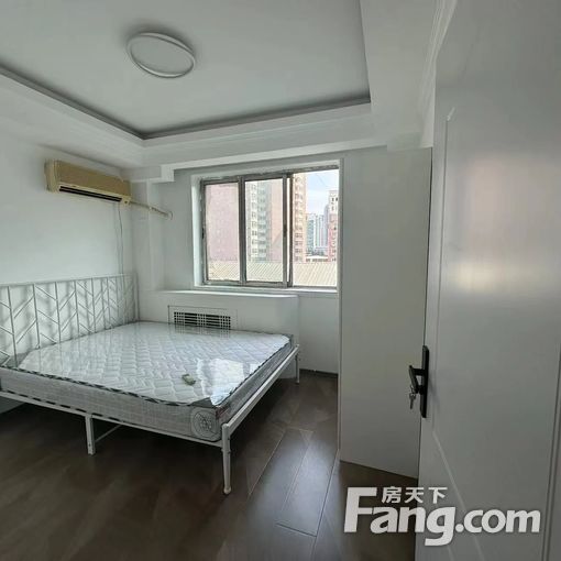 金台里精装次卧 大望路地铁口 朝南中层2300