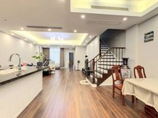 龙湖滟澜海岸叠拼 新装修的自住房,小区中间位置,近水系