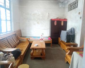 华西路52号院1房1厅32万