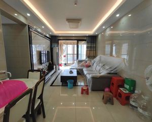 龙光玖珑湖一期3房2厅精装120万