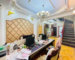九龙坡区 明发御景园 四房 带露台 近地铁5号换线