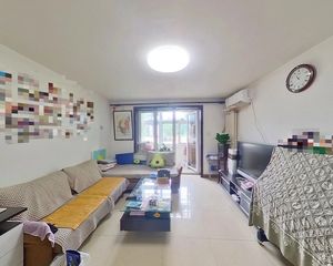 东直门 春秀路小区 南北通透 三室一厅 只在我司出售