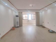 兴鹏大厦3房2厅豪装160万