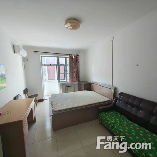 丰台长辛店崔村一里底层稀缺二居,生活配套齐全,拎包入住。