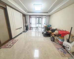 洋房小高层 带露台 彰泰红 双卫格局 次新小区 车位充足