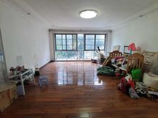 五环星光小区 5房2厅128万