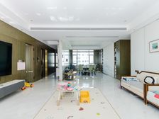 兰香湖壹号品质大平层,四面环湖,俯瞰兰香湖环境美,欢迎品鉴。