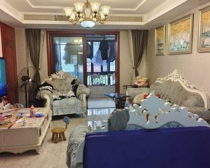世博花园4室2厅2卫南朝向228.0万元/套出售