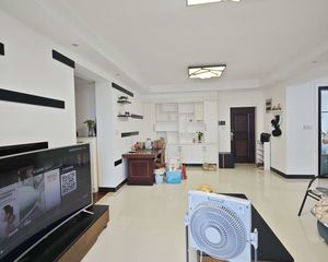 盛世华庭3室2厅2卫南朝向150.0万元/套出售