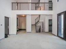次新合院别墅,纯毛坯,未住人,挑空大客厅,随时可看,欢迎品鉴