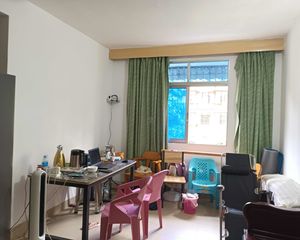工行宿舍绿塘里3房2厅140元