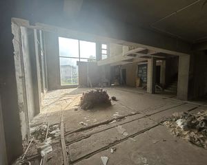 邕江湾别墅园业主诚心出售,现状毛坯房。