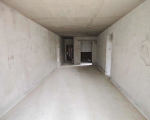 青湖苑 3房2厅145万