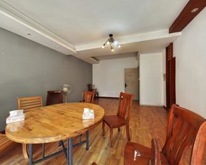 杉板桥新龙苑东区 3室1厅 南
