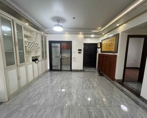 江南万达广场华府 5房2厅180万