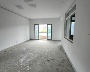 一家人的舒适住宅 上叠3+4层,有天井全屋享受阳光。