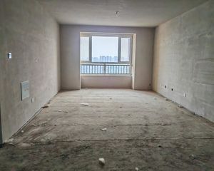 出门东风公园 医院 学校 紫晶城 南北通透毛坯三室 随时看房