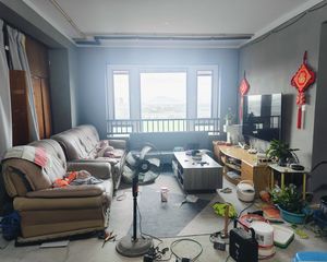新东城阳光苑3室2厅2卫南朝向220.0万元/套出售