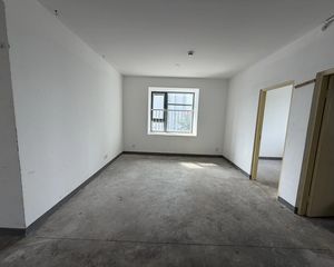 河滨景苑3室2厅1卫南朝向200.0万元/套出售